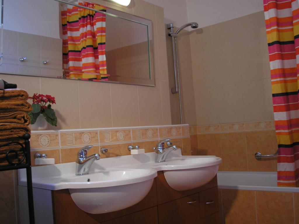 Vacation Apartment Up To 10 Bratislava Chambre photo